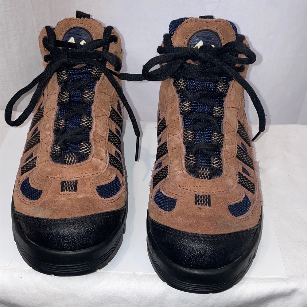 Nevados Women’s Brown leather Hiking waterproof Ankle Lace Up Round Toe Size 5.5